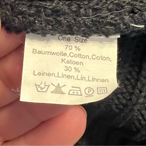 Completo Collection Turtleneck Sweater - Picture 5 of 5